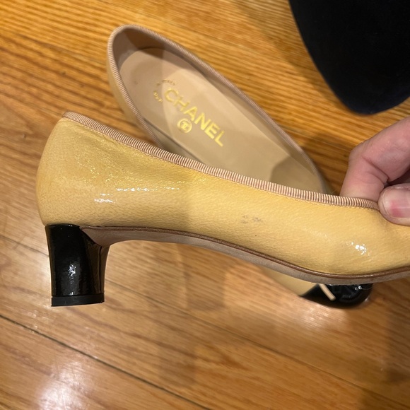 Chanel kitten heel beige black shoes with bow CC heels 39.5 US 8.5 - Picture 4 of 6